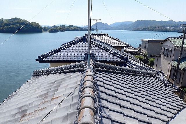 【長崎市】屋根塗装のメンテナンスはされてますか?防水性がなくなった屋根材を放置していると雨漏りの危険性が高まります!