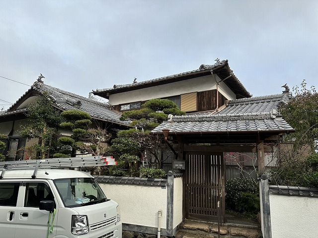 築50年のいぶし瓦の漆喰補修工事実施！建物全体の強度が上がりましたよ！【長崎市】