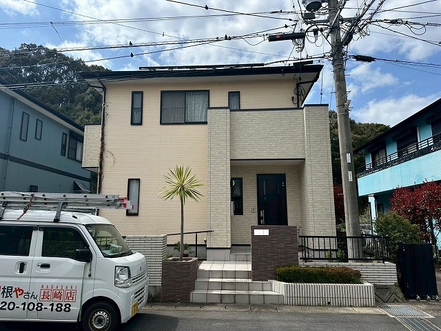 諫早市で塗装か屋根カバールーフ工法かをお悩みのコロニアル屋根を無料調査!