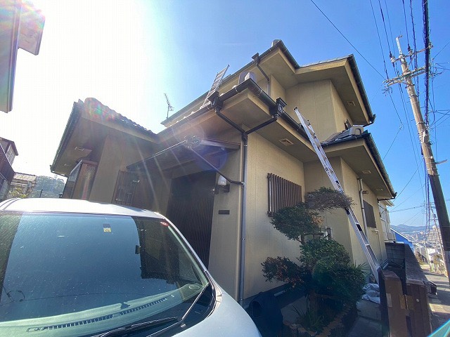 長崎市¦瓦屋根の漆喰詰め直し工事をしました!雨漏りの心配もなくなり綺麗になりましたよ!