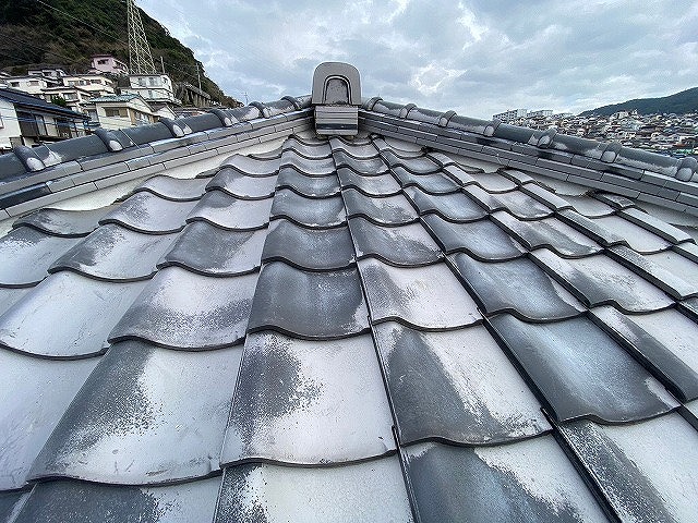 長崎市￤ラバーロック工法で強風に強い瓦にしてきました！対策ができて安心した瓦に変身！